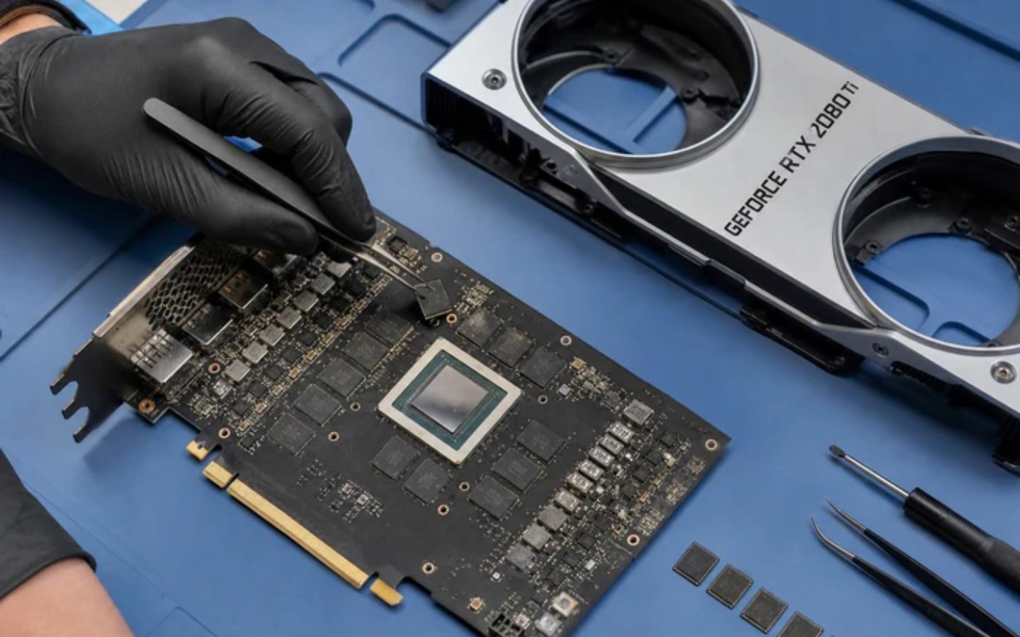 Hết VRAM chạy AI: Cửa hàng Nhật Bản nâng cấp RTX 2080 Ti lên 22GB (Nguồn: Internet)