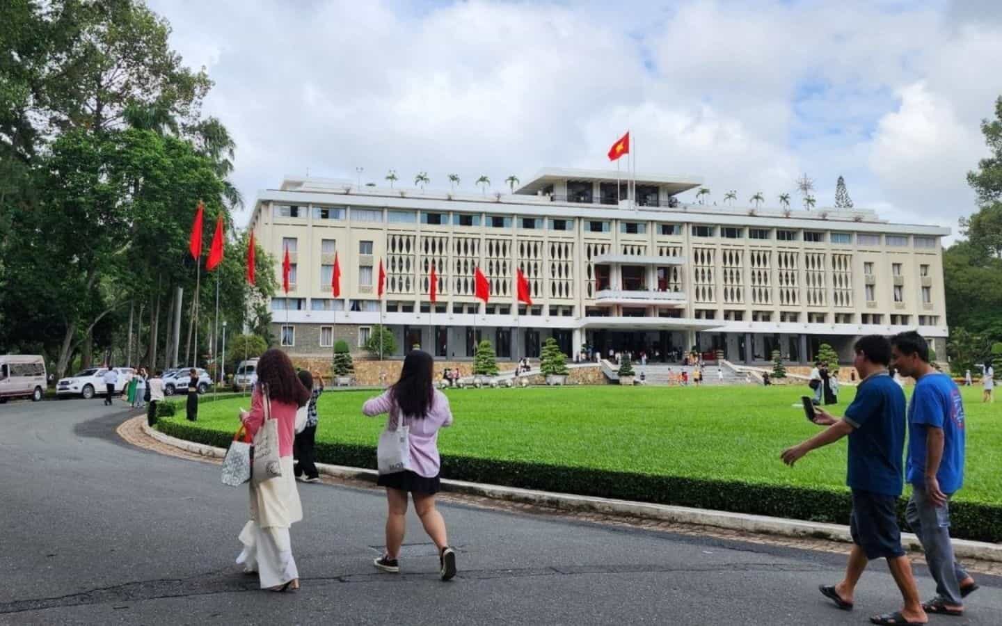 Lịch trình 1 ngày khám phá trọn vẹn các hoạt động 2/9 tại TP.HCM