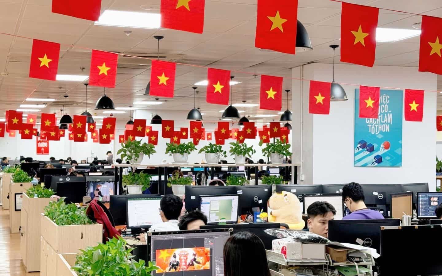 10+ Ý tưởng trang trí văn phòng 2/9 đẹp, độc đáo 2 Biểu tượng thiêng liêng, tiếp thêm năng lượng hào hùng