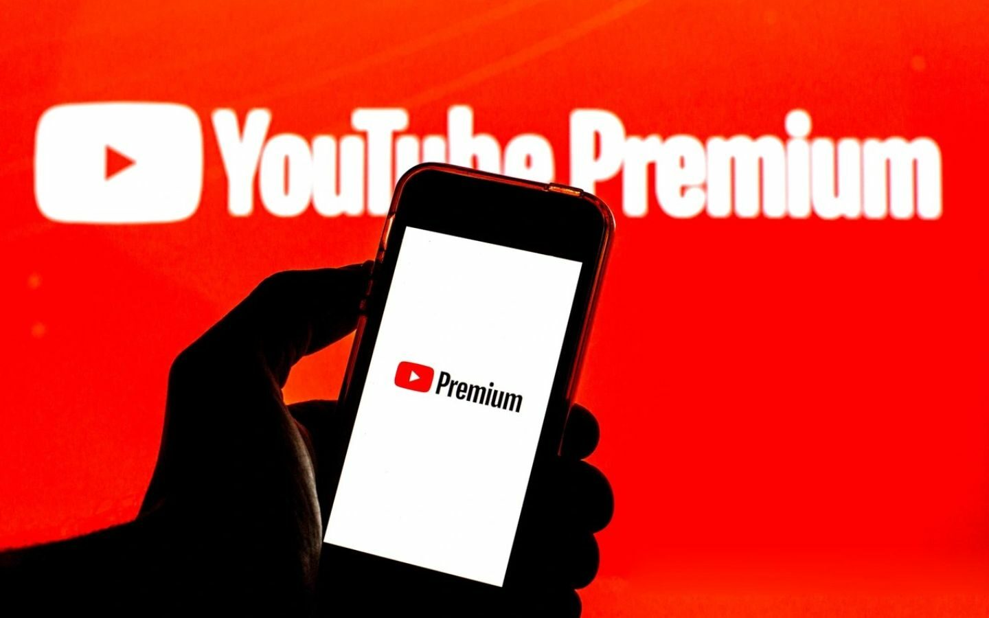 YouTube "siết" gói Premium Family: Việc mua chung khác địa chỉ có thể bị khóa tài khoản (Nguồn: Internet)