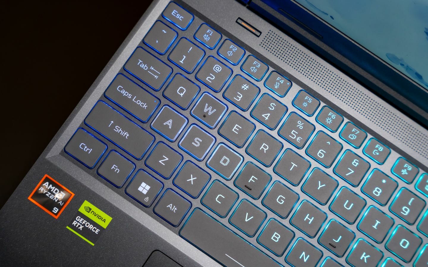 Laptop gaming nào phù hợp với sinh viên CNTT, Thiết kế và Kiến trúc? 2 Ưu tiên chọn laptop trang bị CPU và RAM dung lượng lớn
