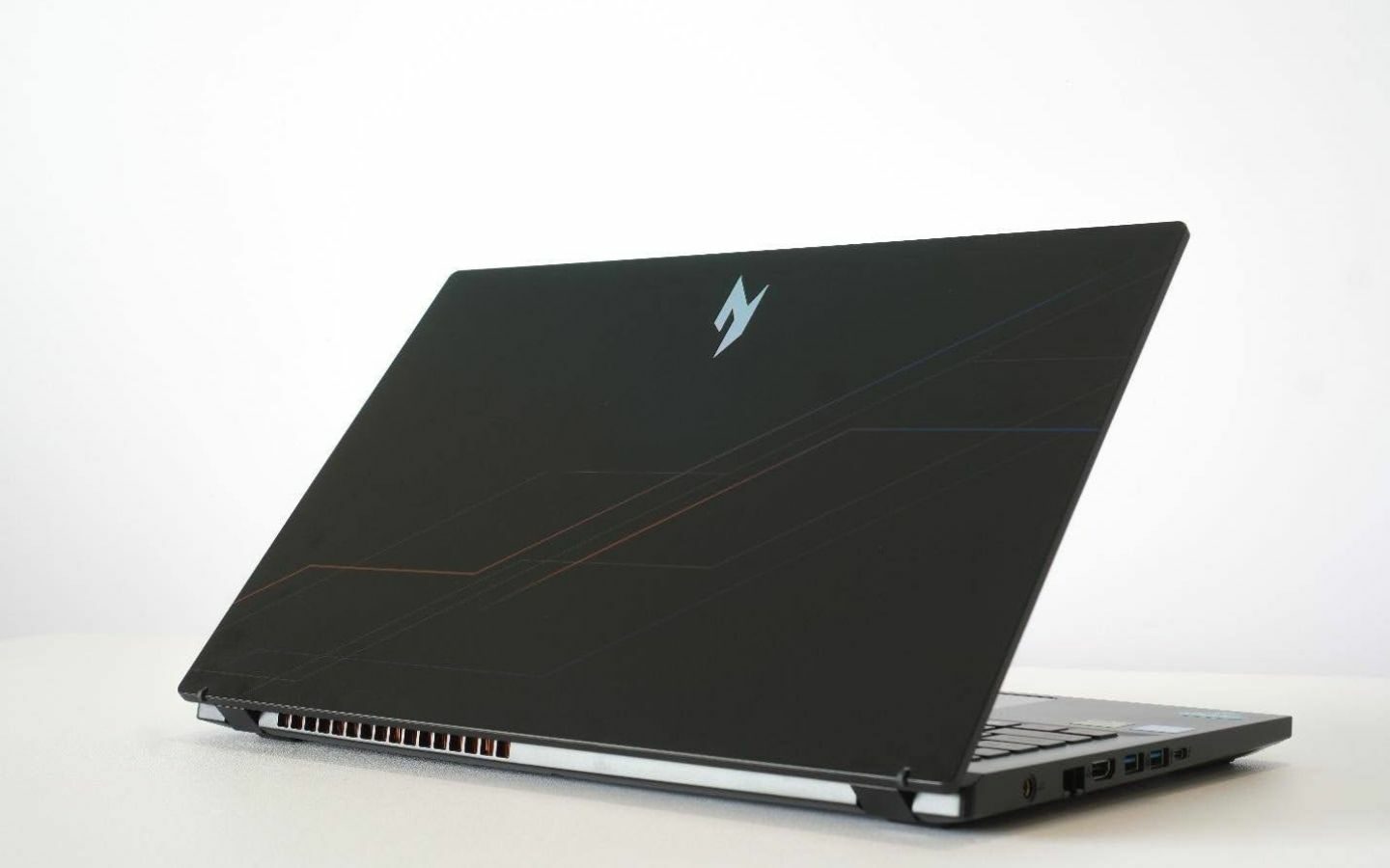 Laptop gaming nào phù hợp với sinh viên CNTT, Thiết kế và Kiến trúc? 9 Sinh viên cần xác định nhu cầu sử dụng trước khi chọn mua laptop