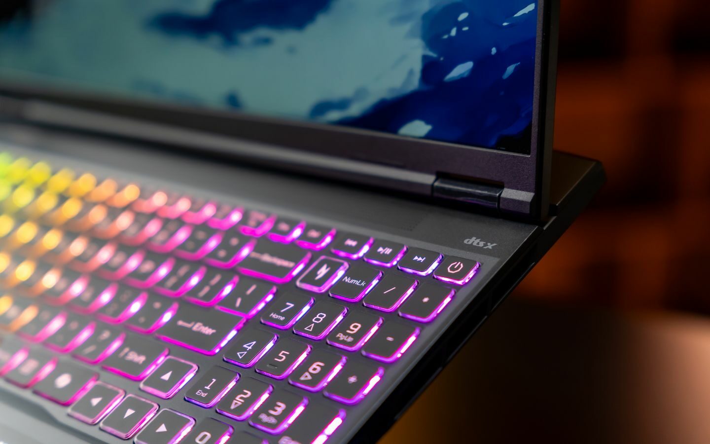 Laptop gaming nào phù hợp với sinh viên CNTT, Thiết kế và Kiến trúc? 7 RAM và SSD lớn sẽ phù hợp cho sinh viên khi cần làm đồ án