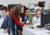 LAUSD cấm học sinh dùng AI trên thiết bị nhà trường từ năm học 2026-2027 LAUSD cấm học sinh dùng AI trên thiết bị nhà trường từ năm học 2026-2027