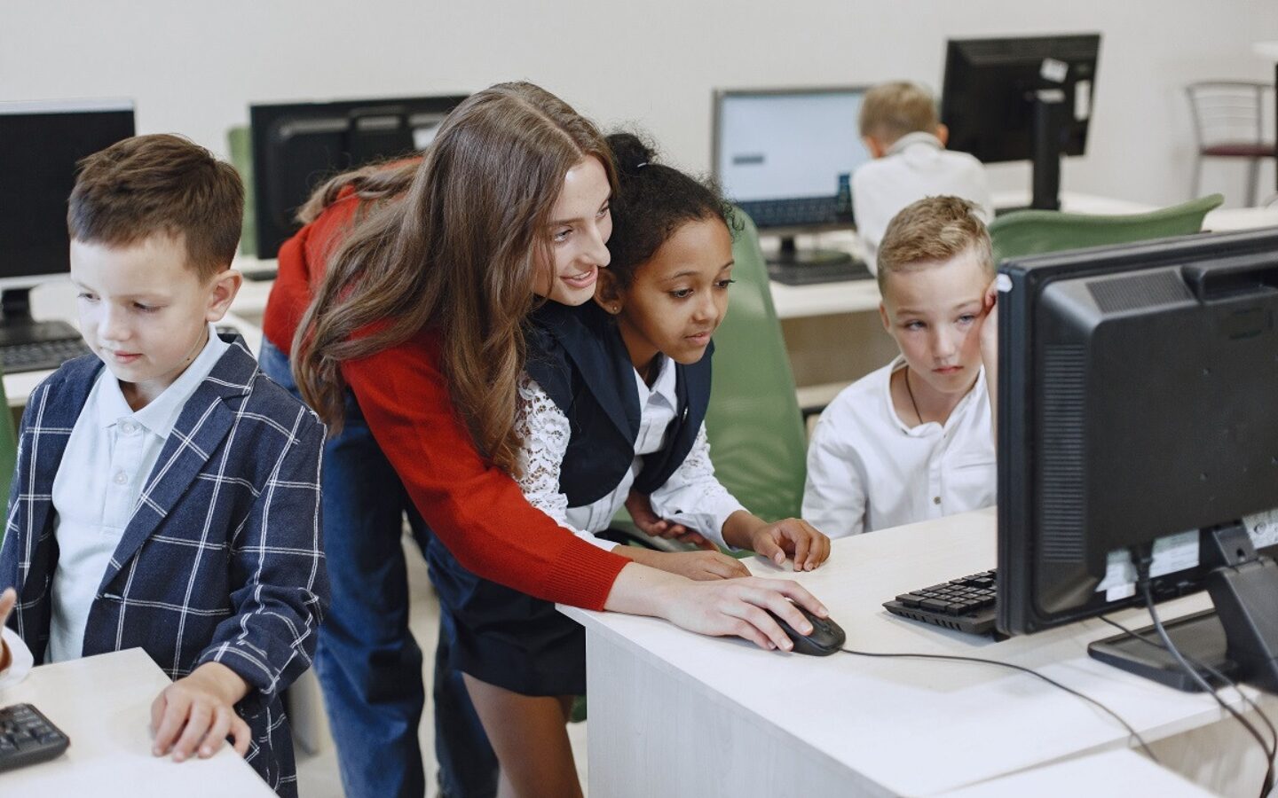 LAUSD cấm học sinh dùng AI trên thiết bị nhà trường từ năm học 2026-2027 (Nguồn: Internet)
