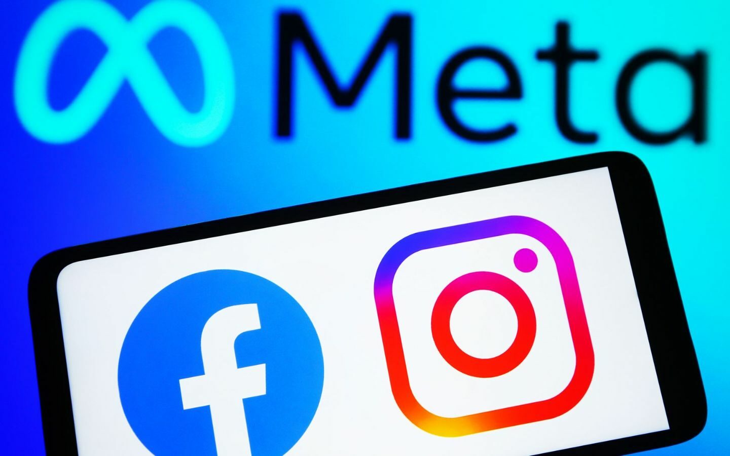 Meta siết giờ dùng Facebook và Instagram của thanh thiếu niên 2 Meta chi 18 tỷ USD dàn xếp vụ kiện liên quan Facebook và Instagram (Nguồn: Internet)