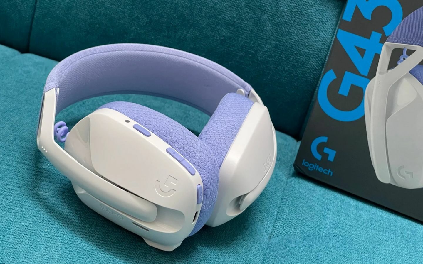 Mua PC Gaming nhận Coupon Logitech 30%, tối đa 300K tại Phong Vũ 4 Tai nghe Logitech mang lại trải nghiệm chơi game, giải trí sống động