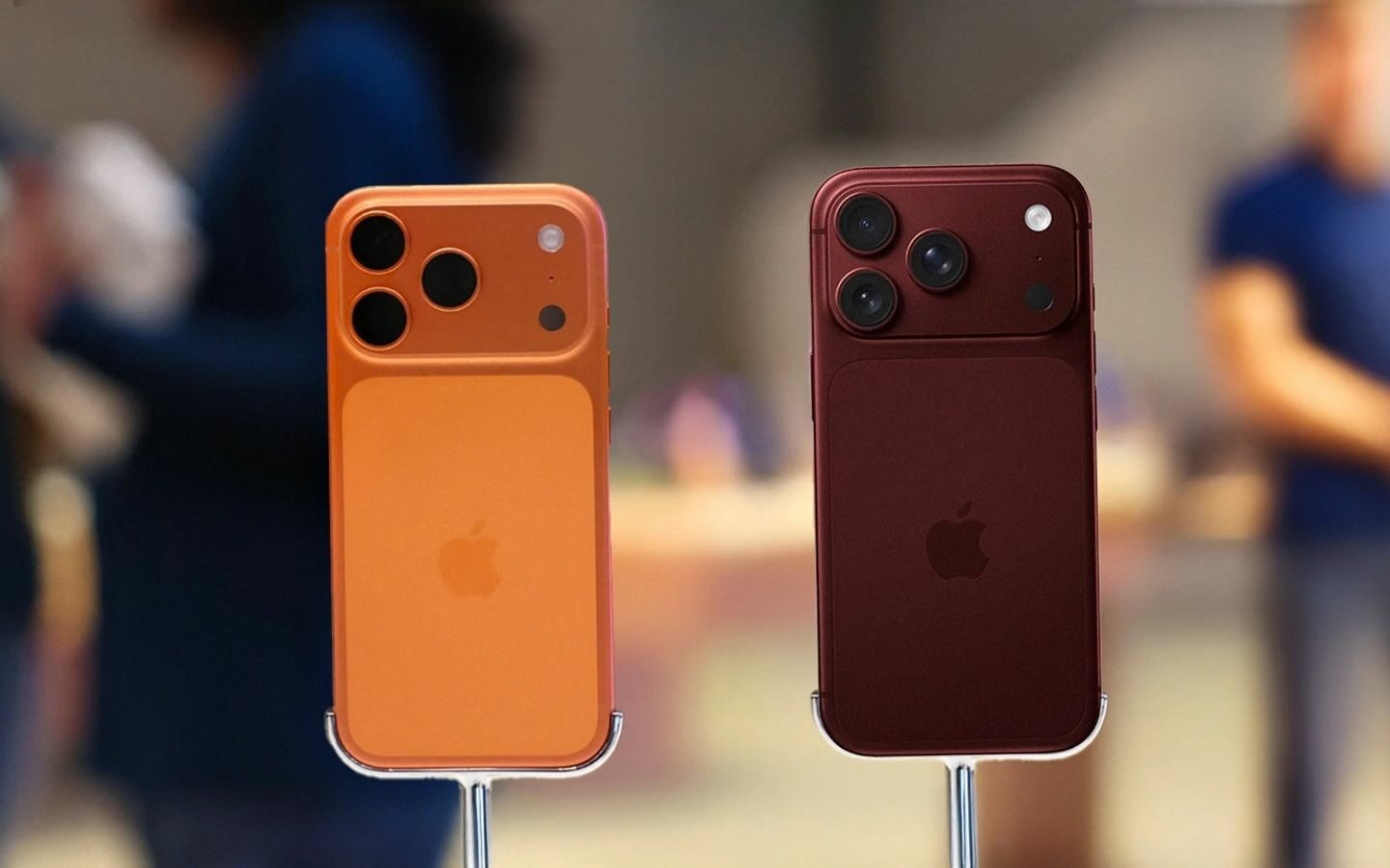 iPhone 18 Pro Max và iPhone 17 Pro Max với hai phiên bản màu khác nhau