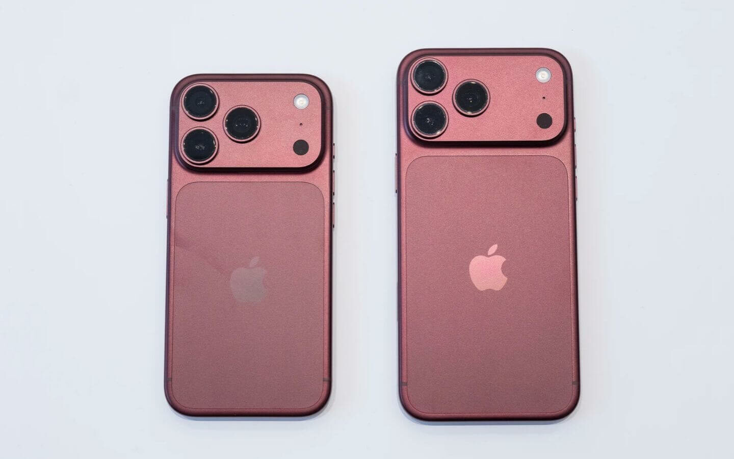 So sánh iPhone 18 Pro và 18 Pro Max: Nên chọn phiên bản nào? 4 Việc chọn giữa iPhone 18 Pro và iPhone 18 Pro Max phụ thuộc chủ yếu vào ưu tiên cá nhân của bạn