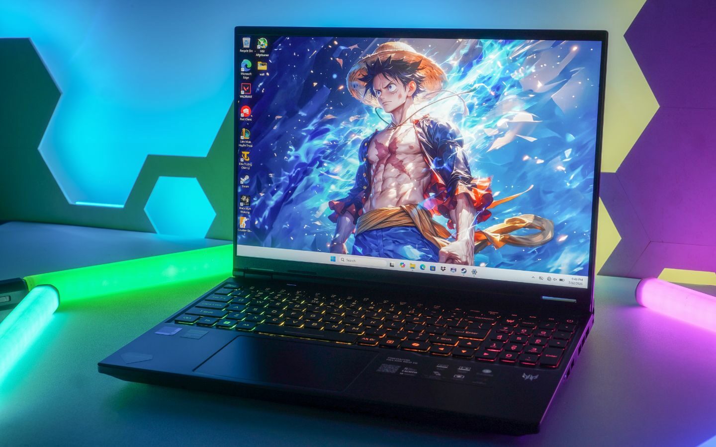 Laptop cần đáp ứng cả nhu cầu học tập và giải trí 