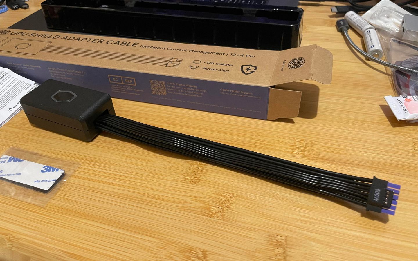 GPU Shield Adapter Cable là gì? Giải pháp bảo vệ card đồ họa an toàn 2 GPU Shield Adapter Cable với đầu nối nguồn 12V-2x6