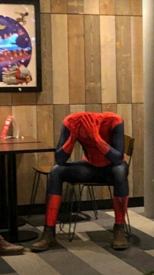 Hình nền Spider Man cười đau bụng 