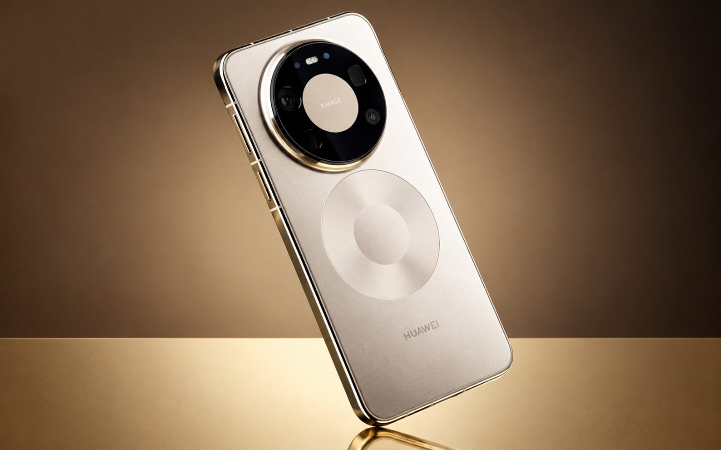 Huawei Mate 90 Pro Max hỗ trợ sử dụng đồng thời 3 SIM (Nguồn: Internet)