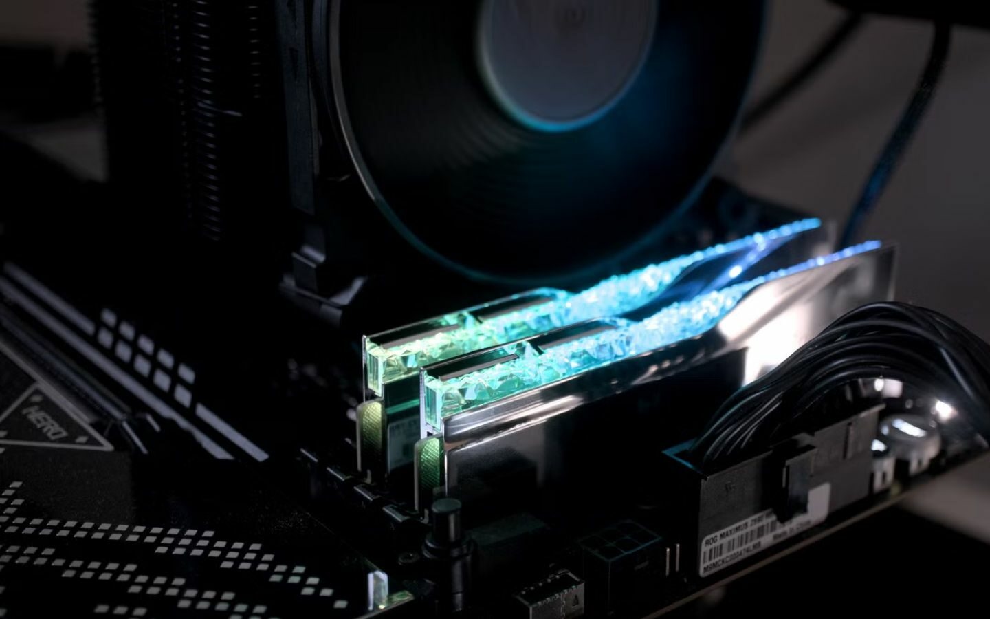5 lý do cần cẩn trọng khi chọn RAM cho AMD Ryzen và cách tối ưu hiệu năng 5 Chuẩn AMD EXPO giúp tối ưu độ trễ phụ và tăng độ ổn định (Nguồn: Internet)