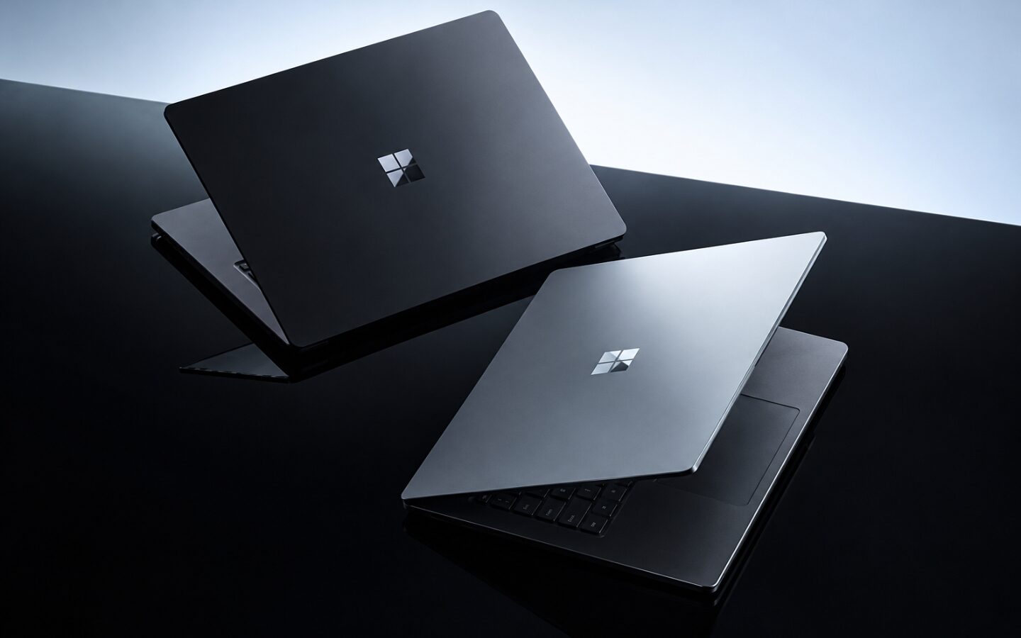 Microsoft ra mắt Surface Laptop Ultra: Laptop AI mới với chip NVIDIA RTX Spark 1 Microsoft ra mắt Surface Laptop Ultra: Laptop AI mới với chip NVIDIA RTX Spark