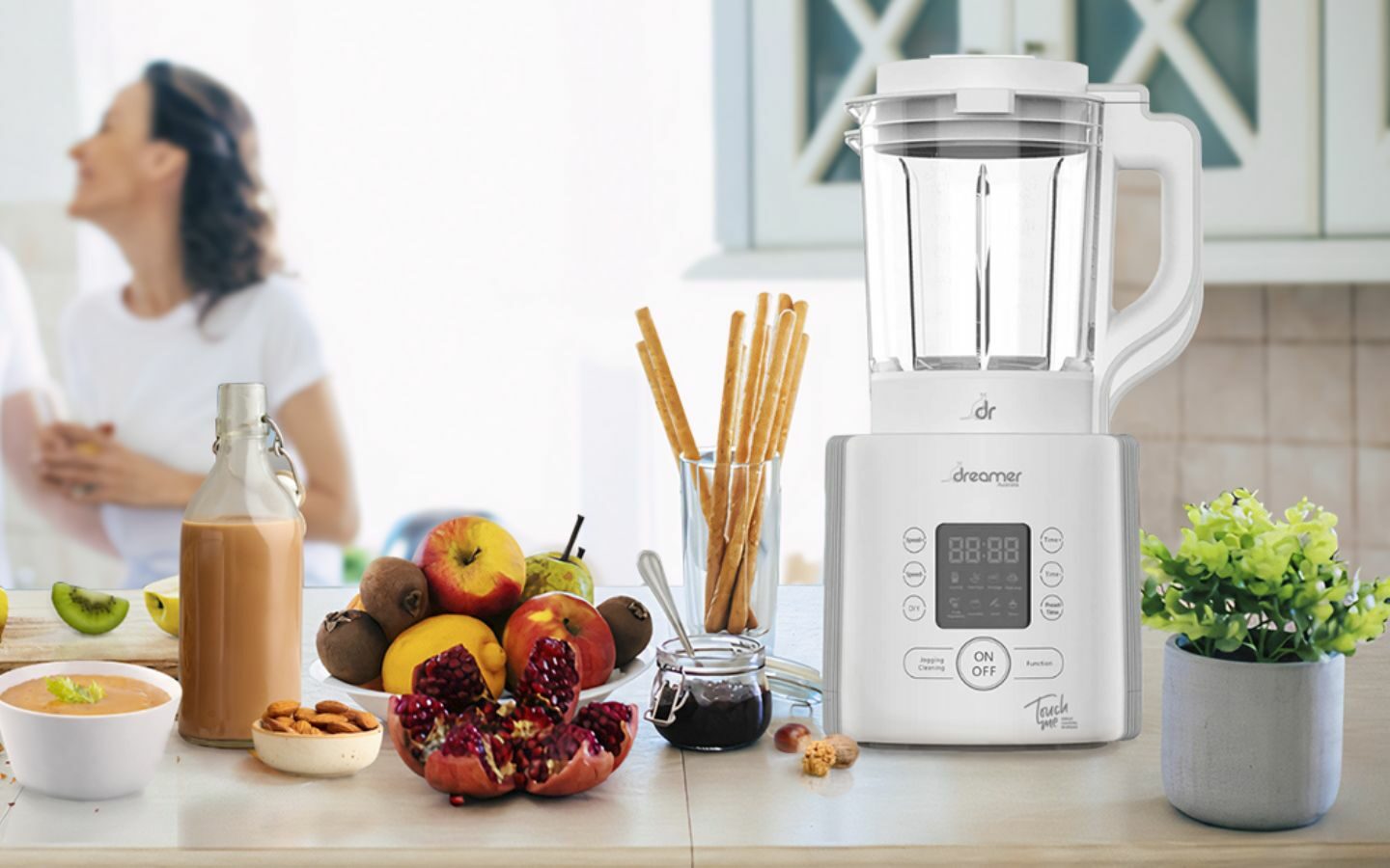 Máy làm sữa hạt làm quà tặng 20/10 cho người yêu thích sữa thực vật