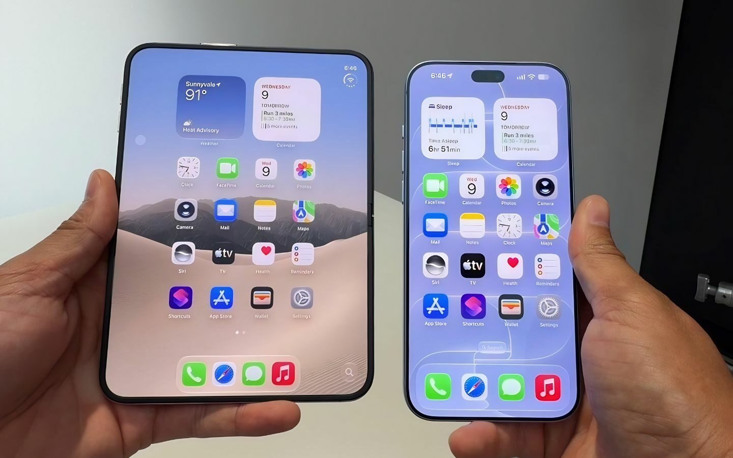 So sánh iPhone 18 Pro Max và iPhone Duo: Đâu là lựa chọn đáng mua? 3 Màn hình iPhone Duo rộng hơn đáng kể iPhone 18 Pro Max khi mở gập
