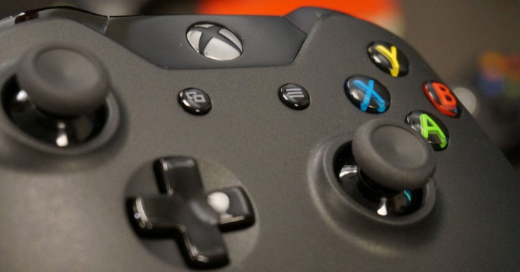 Tay cầm PS4 và Xbox One - Nên chọn tay cầm nào?