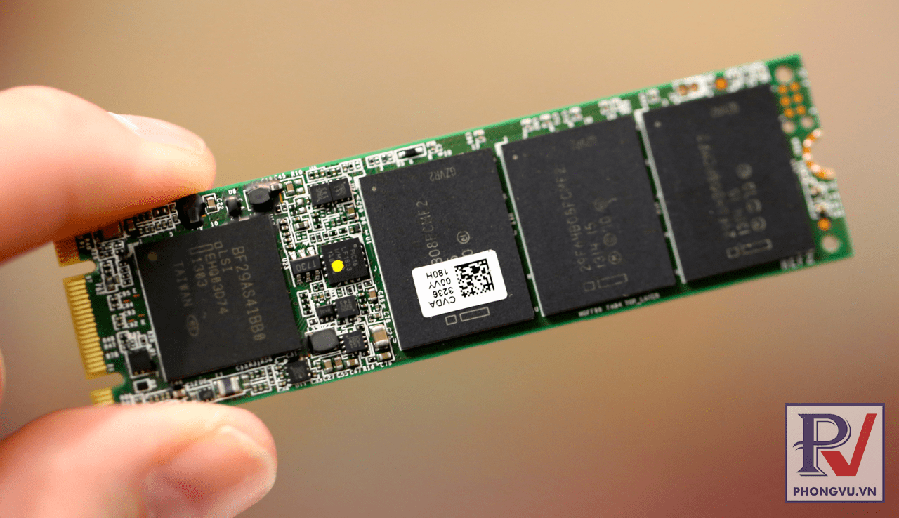 Чип памяти ssd. Intel SSD m2. Память m2 SSD. SSD m2 Micron. SSD m2 2tb.