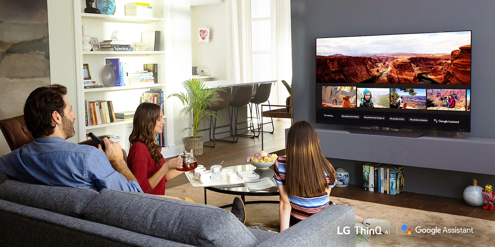Google Assistant trên tivi giúp người dùng tần hưởng giải trí cùng gia đình sau ngày làm việc