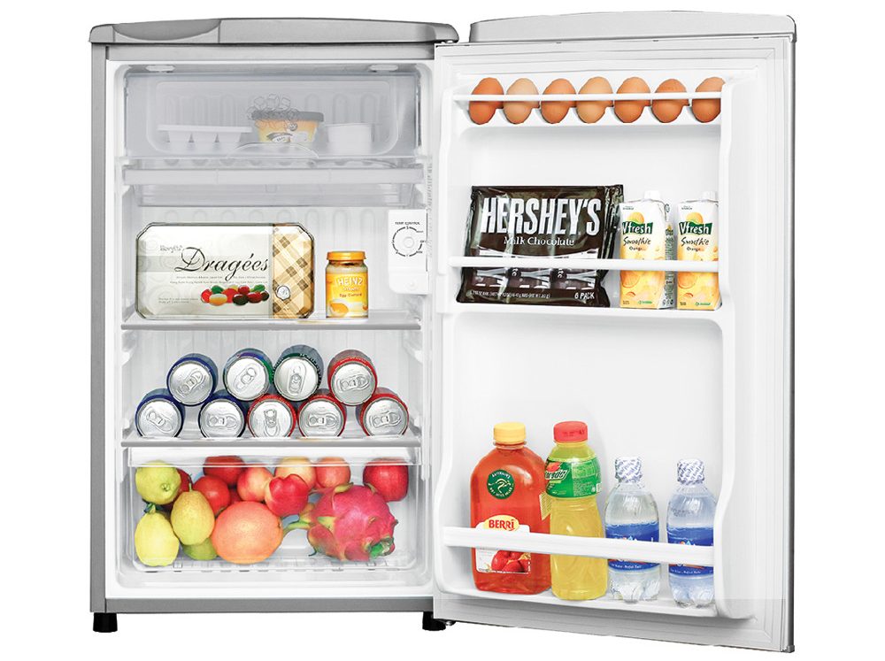 Tủ lạnh Mini Aqua 90 lít AQR-95ER (SS) với kích thước hợp lý với mỗi gia đình
