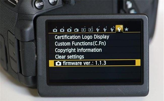 10 mẹo giúp bảo quản máy ảnh nhằm tăng tuổi thọ 9 cap nhat firmware cho may anh 1