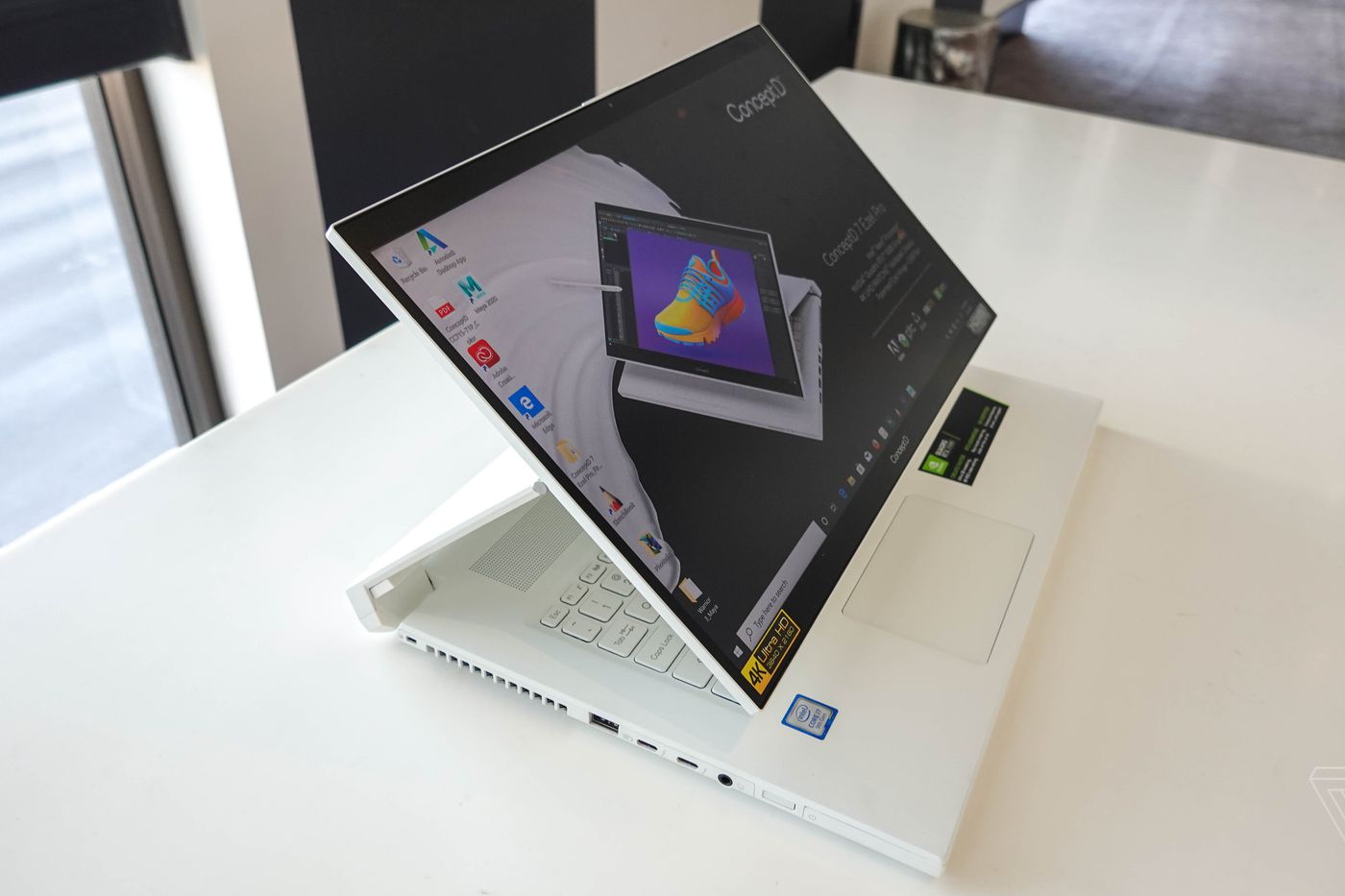 Acer ConceptD 7 Ezel có cấu hình khủng dành cho dân sáng tạo hình ảnh