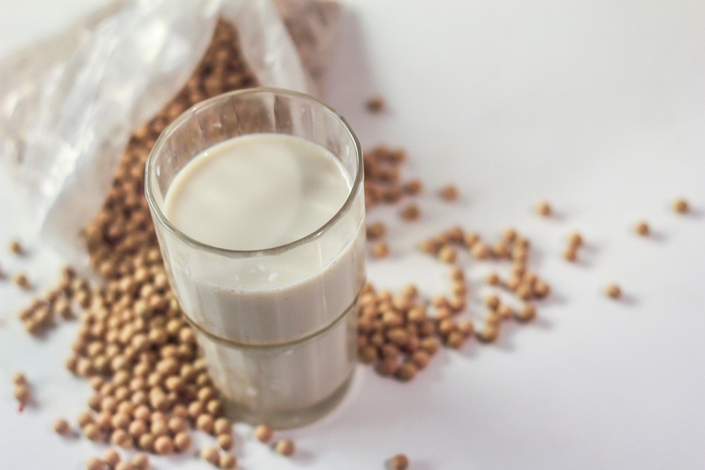 Cách làm sữa đậu nành bằng máy xay sinh tố không khó lại cực nhanh