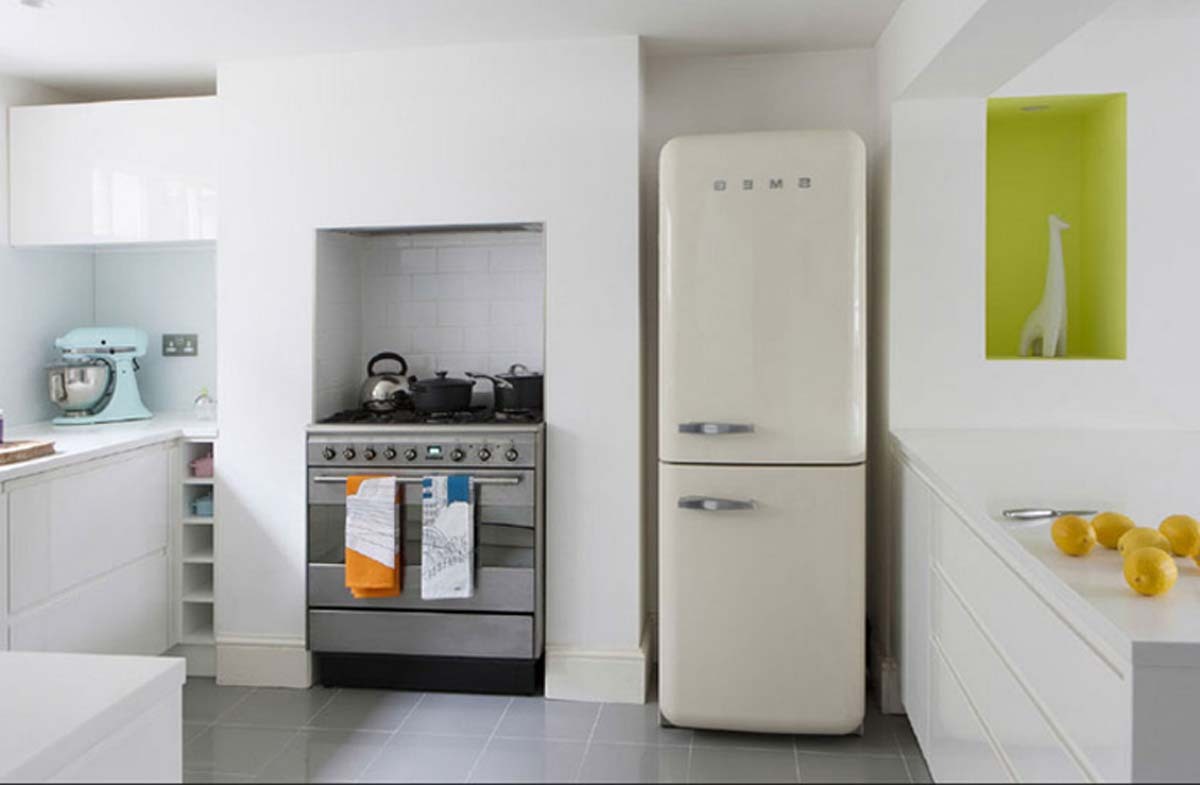 Kê tủ lạnh ở vị trí cân bằng là cách tốt nhất để sản phẩm hạn chế tiếng kêu ù ù