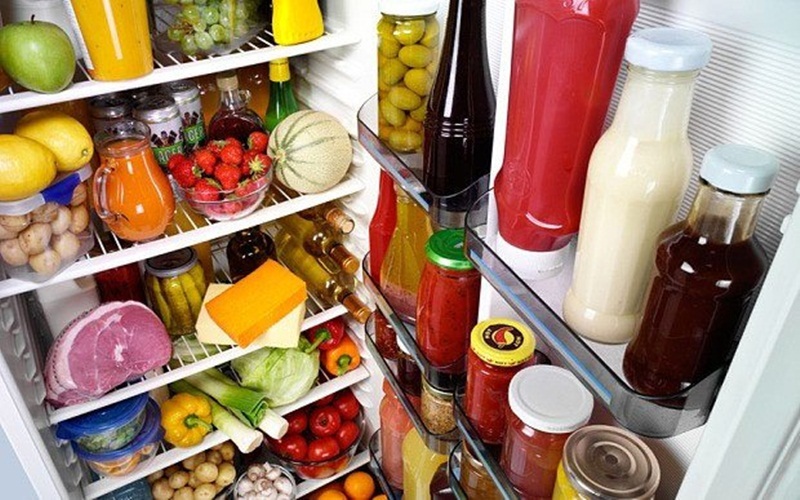 Không thể chứa quá nhiều thức ăn trong tủ lạnh.