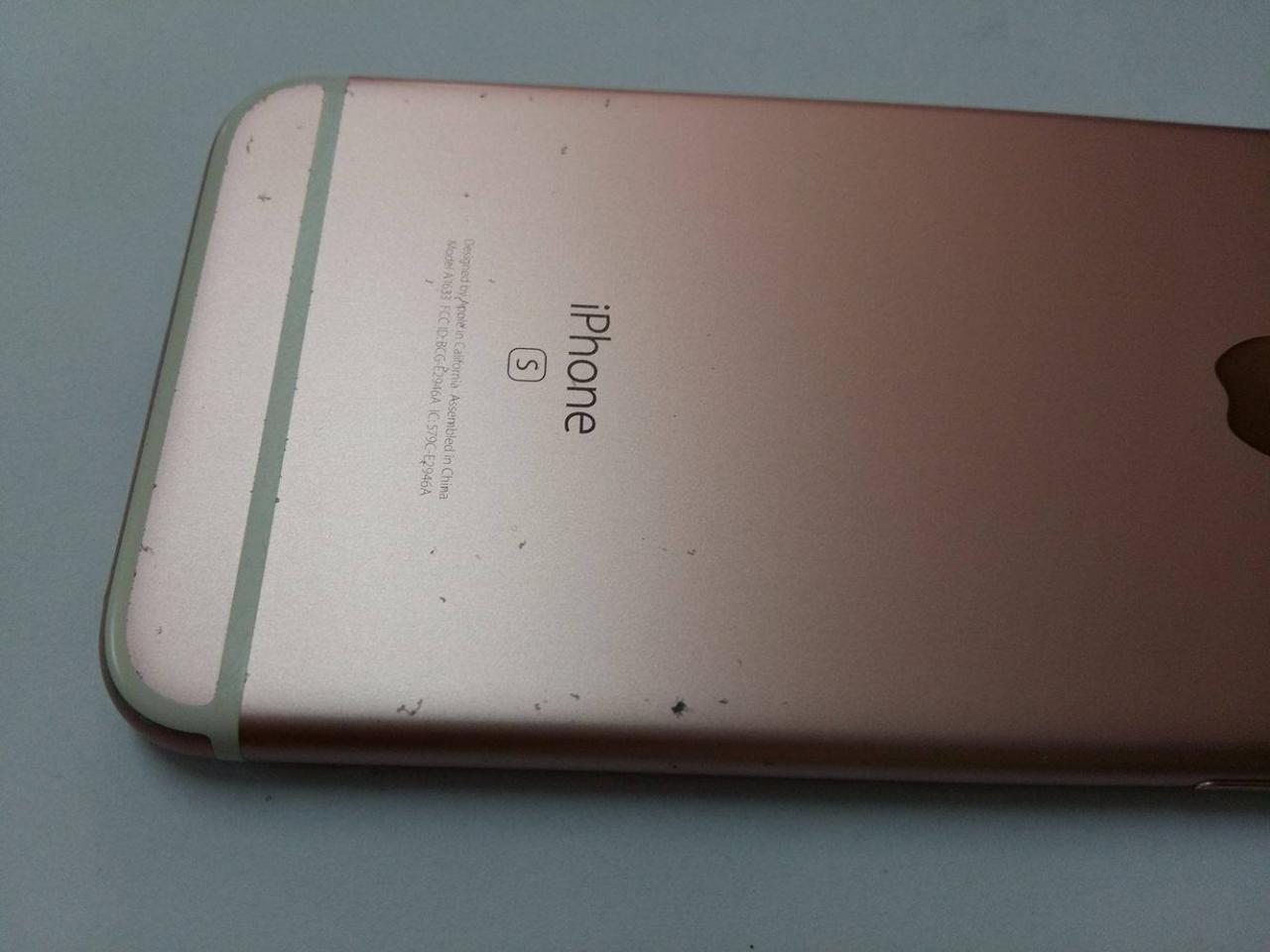 Sơn Iphone 6s rose gold bị bong tróc vì sao không nên dùng ốp lưng cho iPhone 
