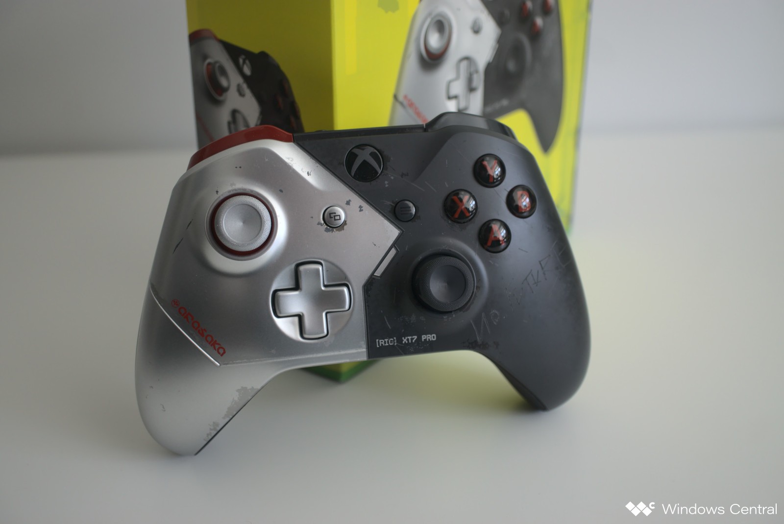 Top tay cầm chơi game PC tốt giá hợp lý cho mọi game thủ 4 xbox one controller cyberpunk hero