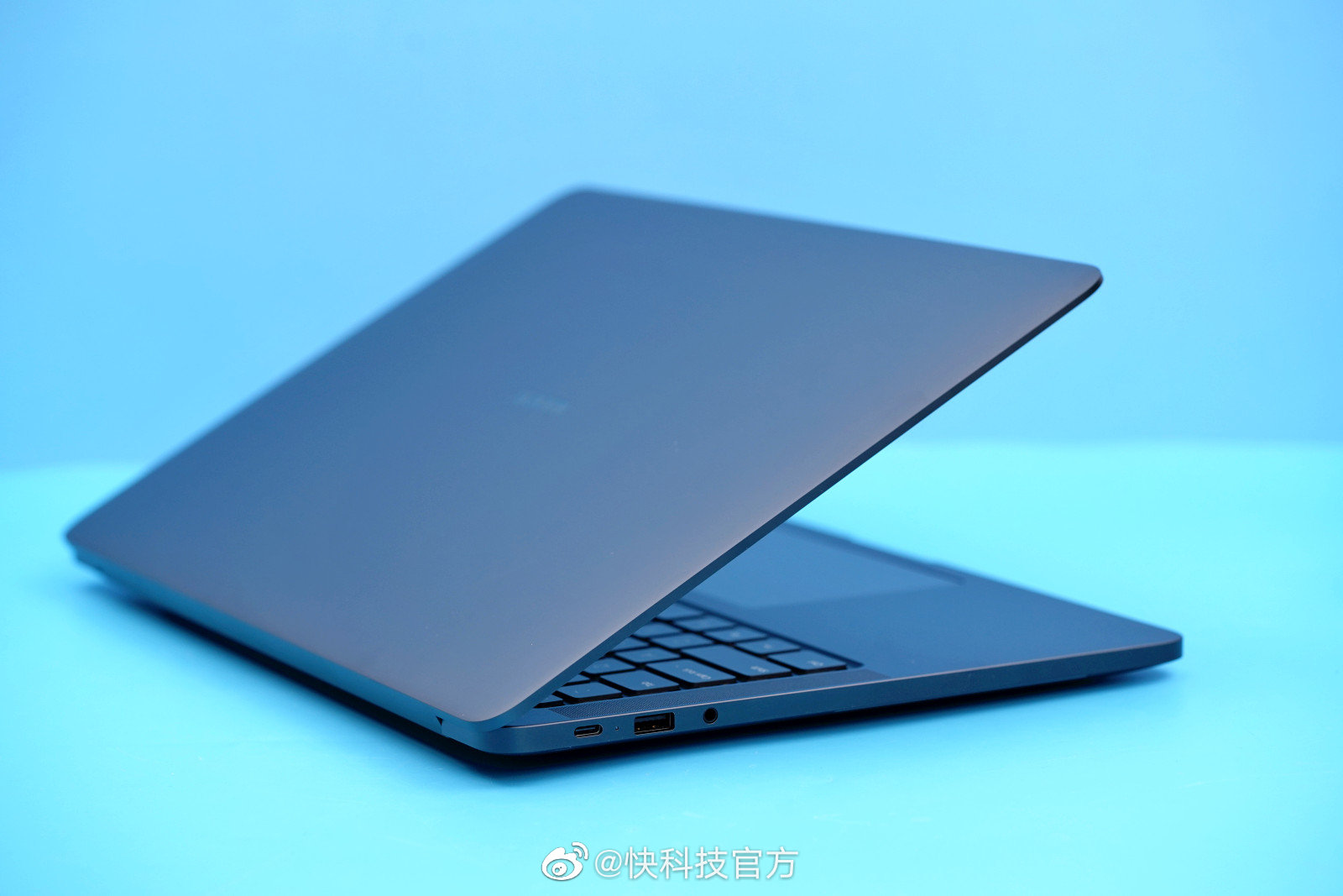 Xiaomi ra mắt Mi Notebook Pro X 15 OLED: xứng tầm flagship