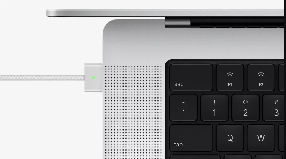 Apple tích hợp nhiều tùy chọn cổng khác nhau cho cả MacBook Pro 2021 14 inch và 16 inch