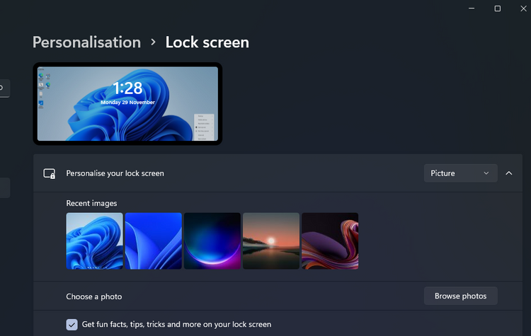 Đổi ảnh nền màn hình khóa Win 11: Thay đổi không gian màn hình khóa của Windows 11 bằng những bức ảnh và hình nền đẹp mắt, thể hiện được tâm trạng và phong cách riêng của bạn. Hãy khám phá những tùy chọn đa dạng và phong phú để mang tới một trải nghiệm hoàn toàn mới cho màn hình khóa Win 11 của bạn.