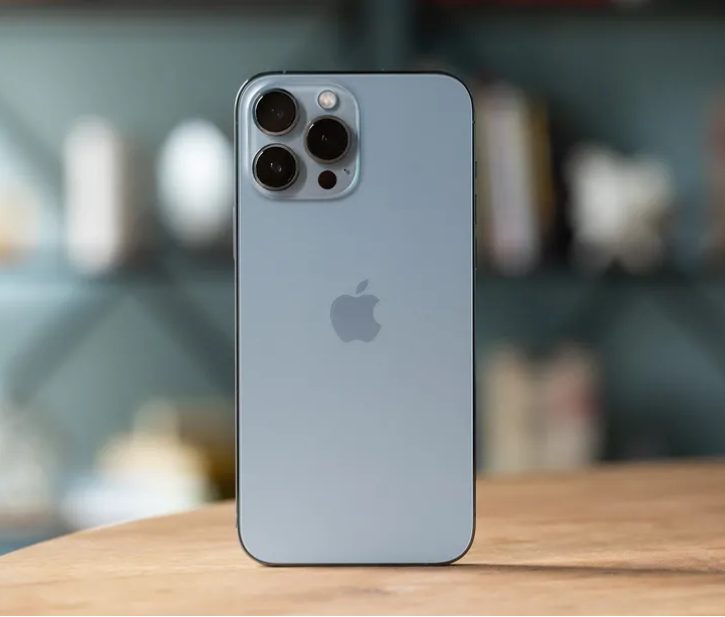 Loại bỏ tai thỏ và khung titan sang trọng, iPhone 14 là sản phẩm mới nhất của hãng Apple được đồn đại nhiều nhất. Điện thoại thông minh này mang đến sức mạnh vượt trội và tính năng thông minh mà chúng ta mong đợi từ một sản phẩm của Apple. Xem ngay hình ảnh liên quan để tìm hiểu thêm về iPhone 14 và tất cả những tin đồn xung quanh.