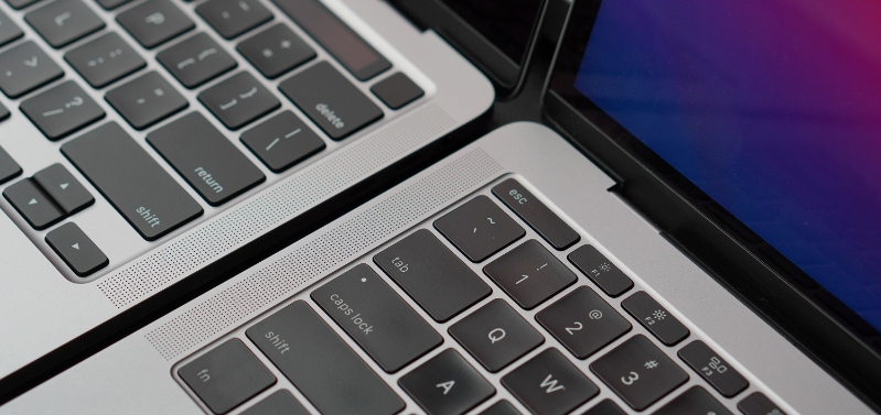 MacBook Pro 13 inch 2022 M2 có giá khởi điểm 1.299 USD 