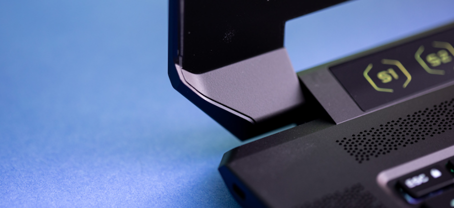 Loa bình thường, trackpad ngon