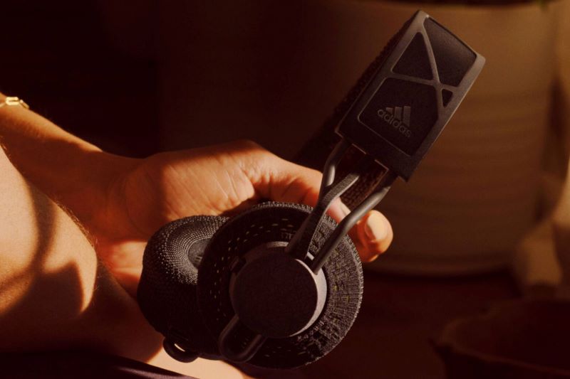 tai nghe adidas tu sac