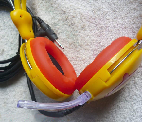 tai nghe trâu vàng