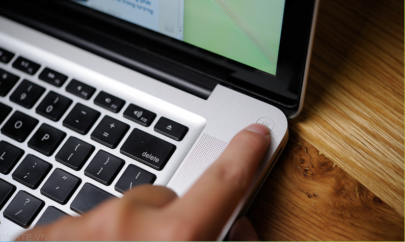 tắt nguồn Laptop