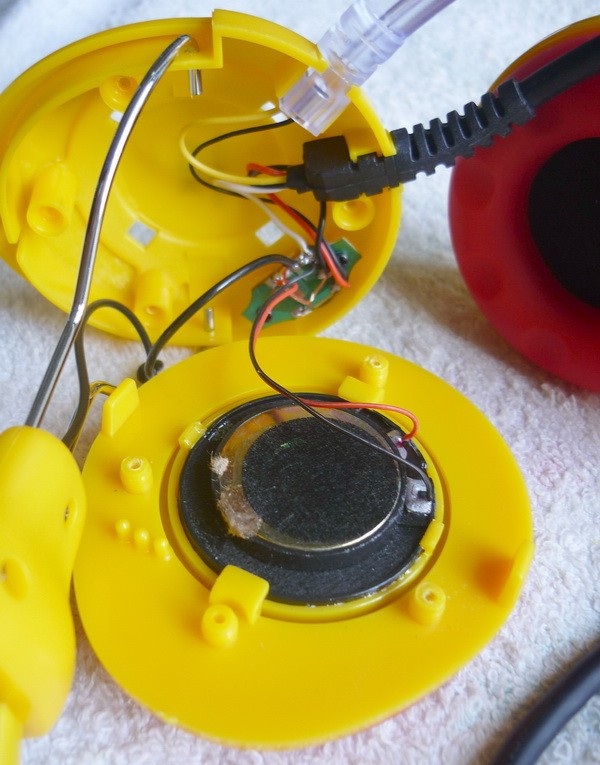 mở ruột tai nghe trâu vàng