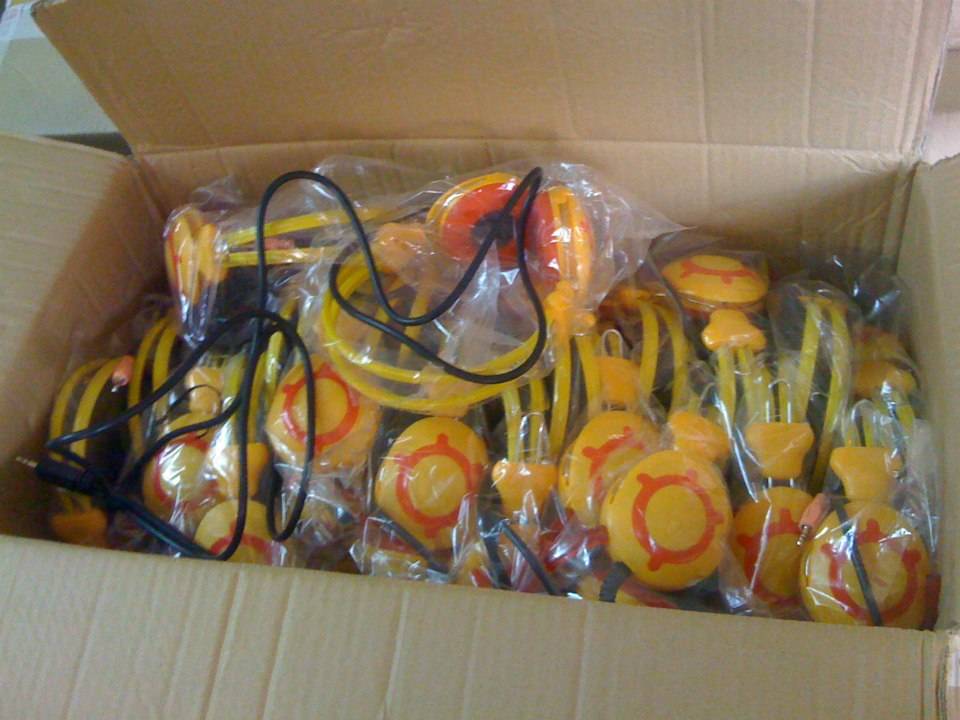 Tai nghe trâu vàng bán theo thùng