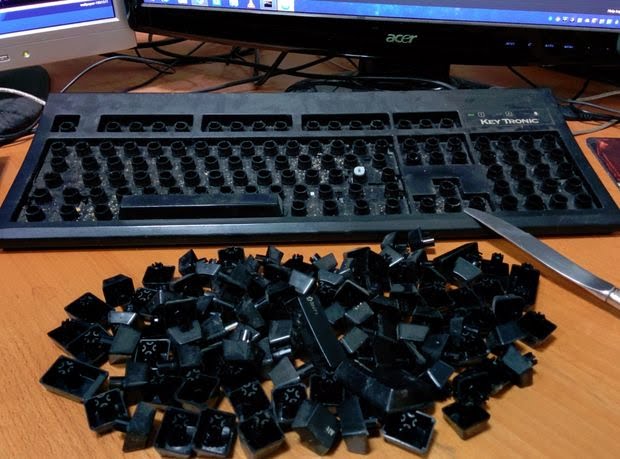 Sửa lỗi bàn phím laptop không gõ được 2